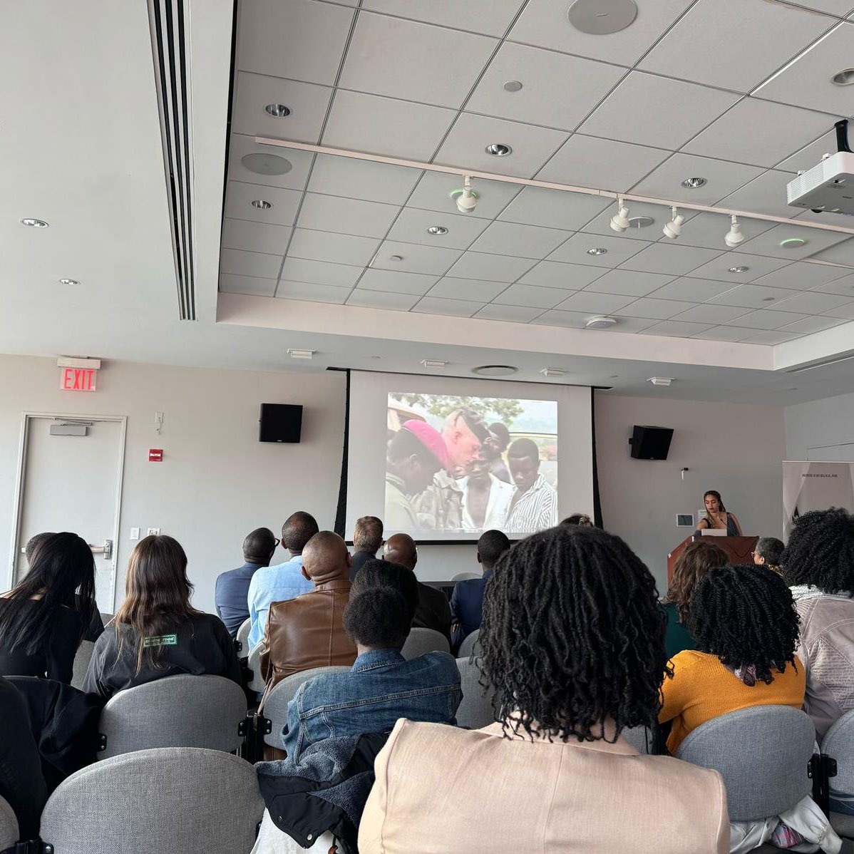 RwandaUN's tweet photo. #Kwibuka31 | This week, @RwandaUN joined Rwandan students at @nyuniversity, in collaboration with the NYU-AAD/African Graduate Students Association, to commemorate the 1994 Genocide against the Tutsi in Rwanda.

The event featured remarks from Ms. Consolee Nishimwe-Survivor of the 1994 Genocide against the Tutsi; Dr. Olajumoke (Jumo) Ayandele; and Mr. Robert Kayinamura-Chargé d’Affaires and Deputy Permanent Representative at @RwandaUN.

Moderated by CUNY PhD candidate Ms. @jessicamwiza, the gathering also welcomed former #NYC Mayor Bill de Blasio, alongside members of the NYU and Rwandan community in the tri-state area.