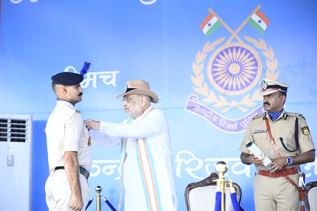 crpfindia's tweet image. &quot;#CRPF है, मतलब सब ठीक है&quot;: गृह मंत्री श्री अमित शाह

नीमच में आयोजित भव्य #CRPFDayParade के अवसर पर माननीय केंद्रीय गृह एवं सहकारिता मंत्री श्री अमित शाह ने देश की आंतरिक सुरक्षा की रक्षा में जुटे #CRPF के जांबाज़ों के अदम्य साहस और कर्तव्यनिष्ठा की सराहना की।

उन्होंने वीरता,…