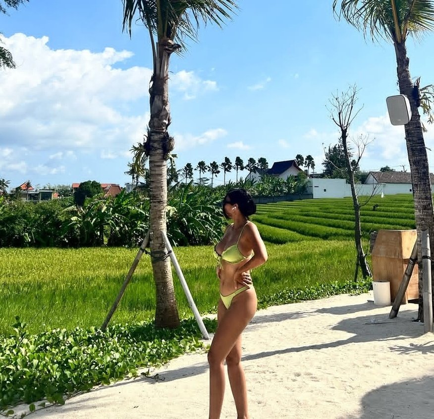 CameraBikini's tweet photo. venelia agik https://t.co/ajXHrHqmNT
