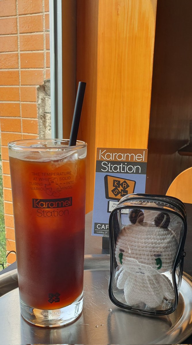 먀미; 커피 주세여 아아 블랙으로 '_'