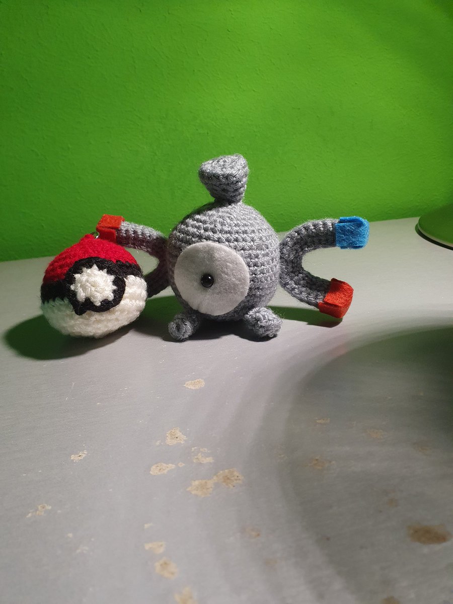 Knieig (@knieig) on Twitter photo Das kleine Magnetilo hat mit dem kleinen Pokeball einen Platz am Nachttisch bekommen :) - made by <a href="/mstkpanda/">🖤Ayu_MstkPanda🖤</a>
*kiss*
#pokemon #pokemonliebe #pokeball #magnetilo #rund #gehäkelt Das kleine Magnetilo hat mit dem kleinen Pokeball einen Platz am Nachttisch bekommen :) - made by <a href="/mstkpanda/">🖤Ayu_MstkPanda🖤</a>
*kiss*
#pokemon #pokemonliebe #pokeball #magnetilo #rund #gehäkelt