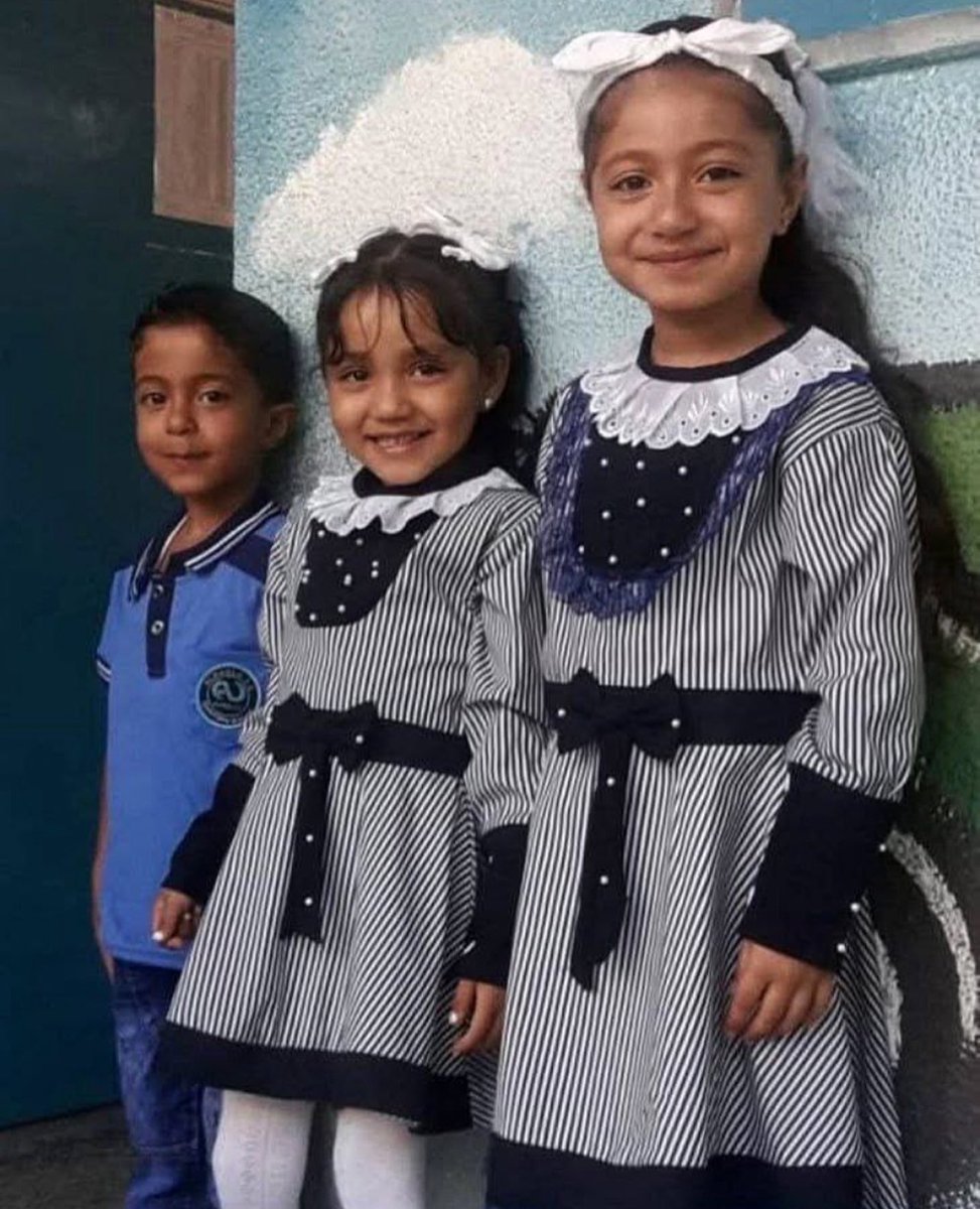 Des enfants et des femmes ont encore brûlé vifs la nuit dernière à Gaza, après un bombardement de l’armée israélienne.

#IsraelTueLesEnfantsPalestiniens