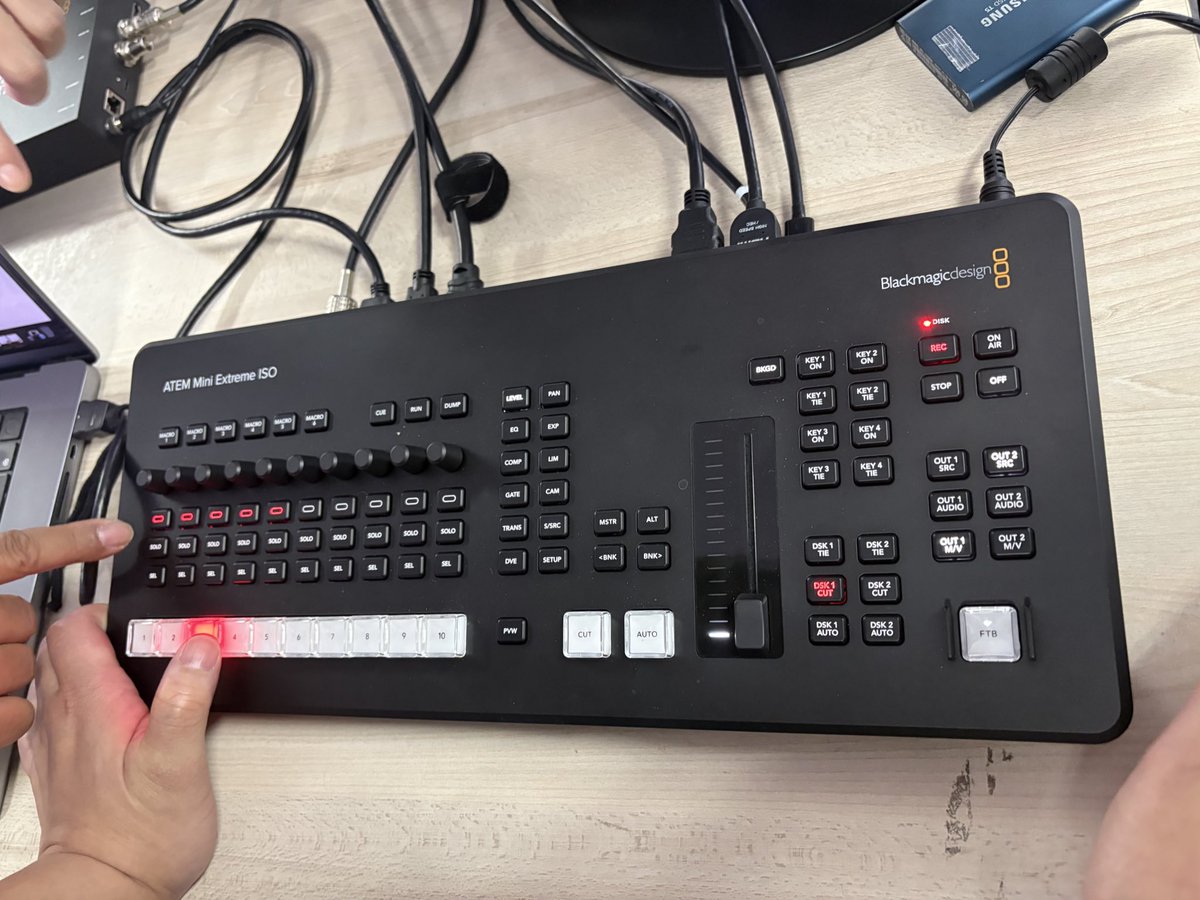 yukiichi_ichi3's tweet photo. 今日はここ来た!
#PANDASTUDIO
#プロ機材ドットコム
#BlackmagicDesign https://t.co/dJeaXY4Tgm
