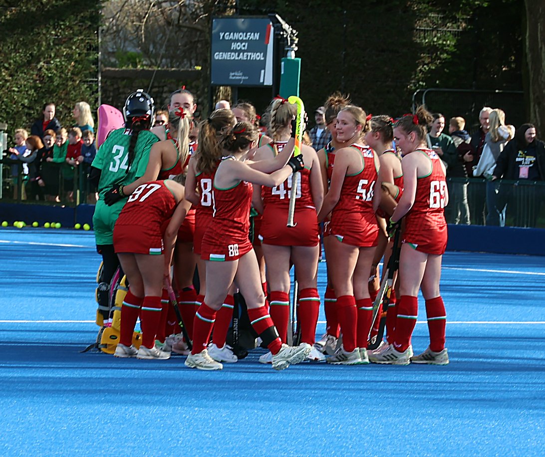 Hoci Cymru tweet media