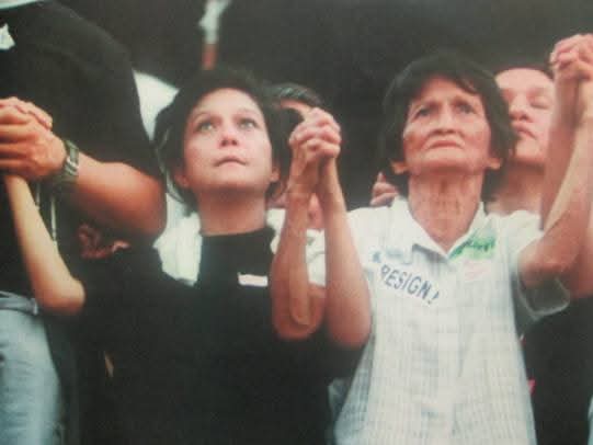Nora Aunor with another Superstar ng pakikibaka ng mga maralitang taga-lungsod na si Nanay Mameng