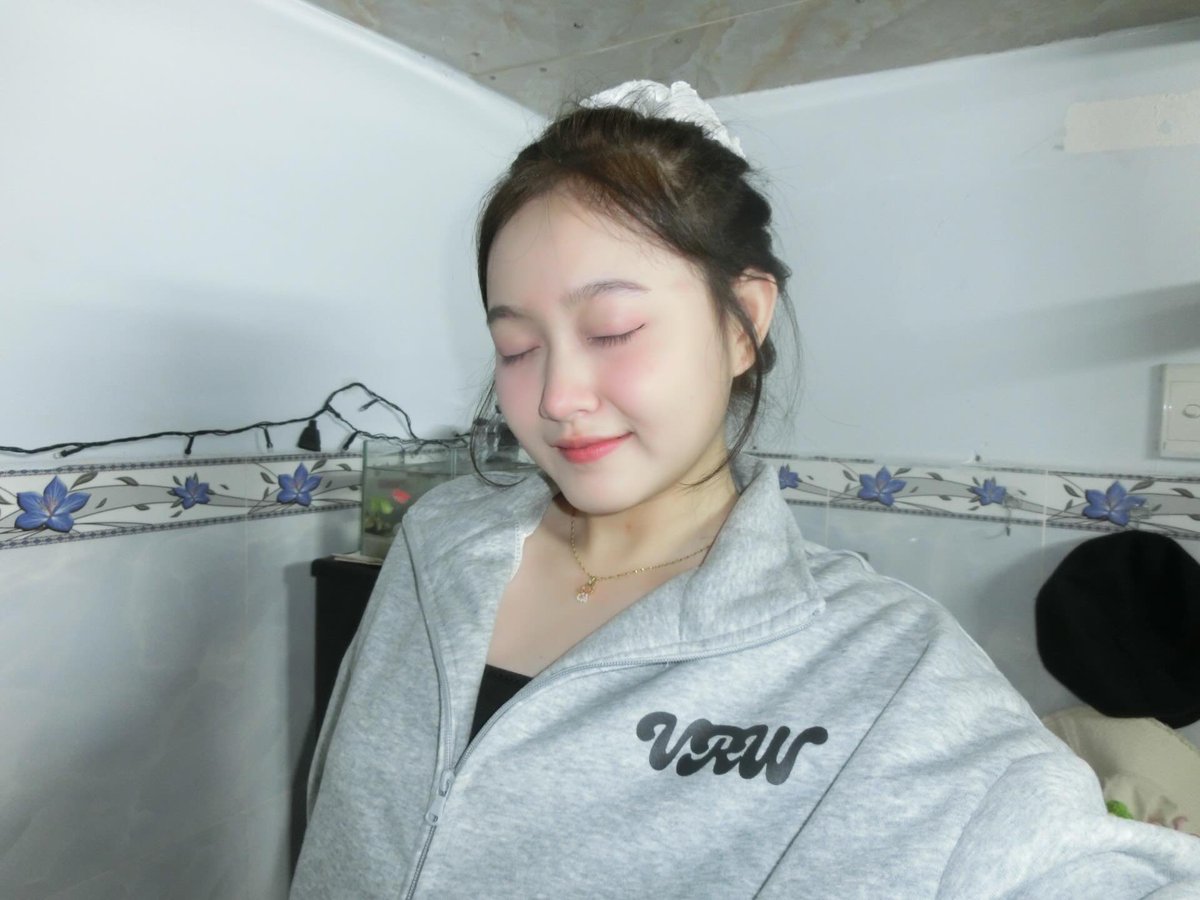 Thutrang488's tweet photo. dit kín inbox https://t.co/yQ1oAAdnjZ
