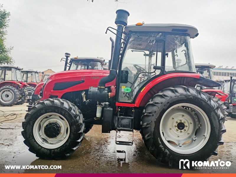 komatco's tweet image. 🚚 Delivered: LUTONG LT1404 Tractor to DRC 🇨🇩
Tough, powerful &amp;amp; field-ready! 🌿💪
Another successful handover supporting agriculture in Africa.
#TractorDelivery #LUTONG #DRC #AgriMachinery #HeavyDutyTractor
