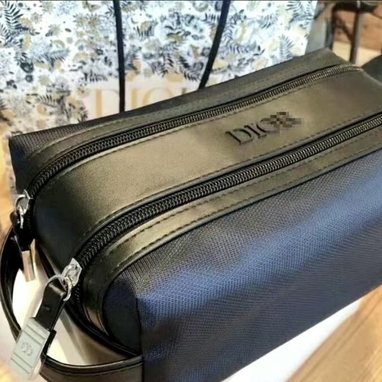 BoldevShop's tweet photo. Below $60. At https://t.co/wOmST5kyZA     #Luxurybags #Luxury #luxurybags #luxurywallet #travelbag #makeupbag https://t.co/HeGoYc6HtO