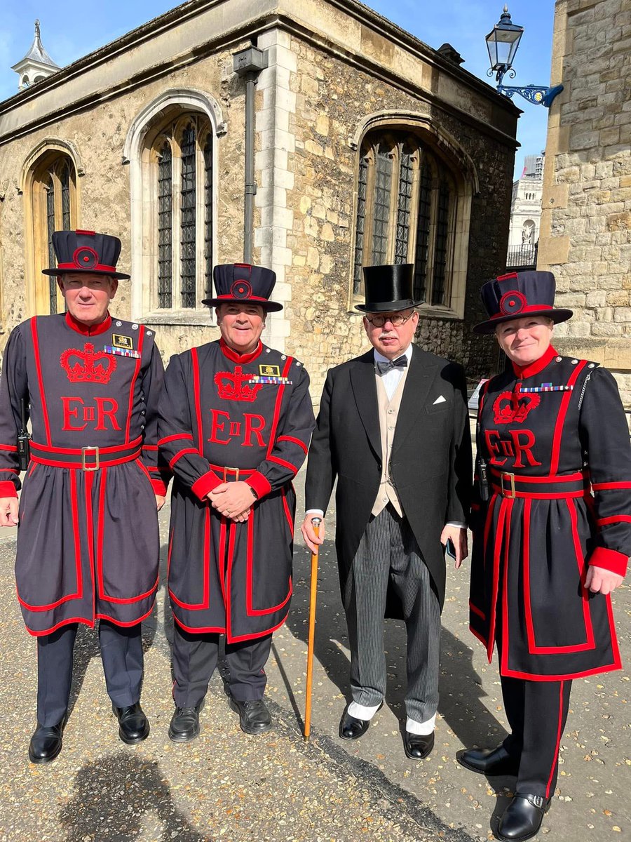 Ex-Beefeater402 (@spike_abbott) on Twitter photo 3 yrs ago today, great memories from our #Easter Church Parade <a href="/ExBeefeaterDave/">Dave Phillips 🏴🇬🇧🏴</a> 3 yrs ago today, great memories from our #Easter Church Parade <a href="/ExBeefeaterDave/">Dave Phillips 🏴🇬🇧🏴</a>
