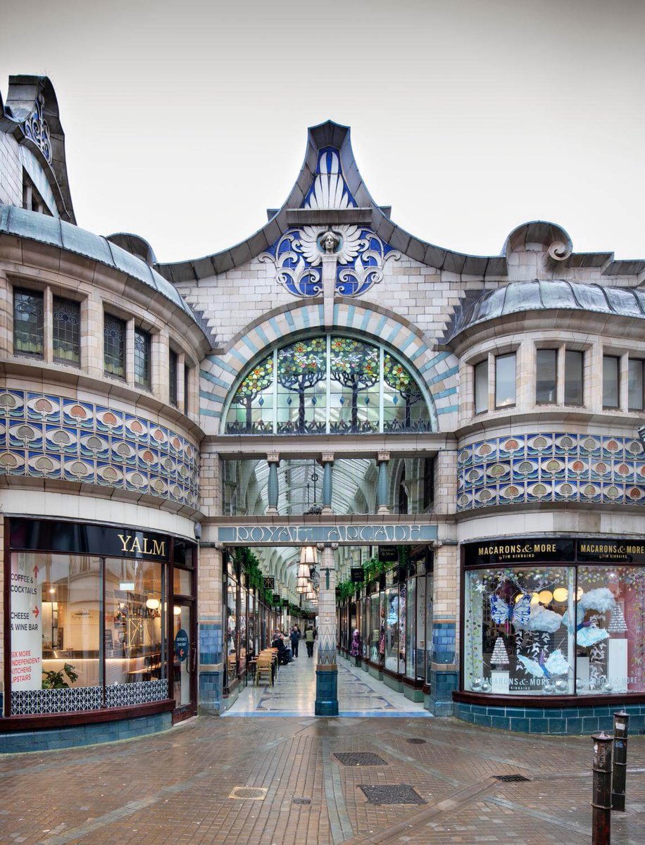 The Royal Arcade in Norwich was built in 1899.

The arcade features beautiful Art Nouveau designs that transport visitors back in time. 🤩

Explore more of England's Art Nouveau buildings featuring flowing lines and floral designs. ➡️ bit.ly/HistoricArtNou…