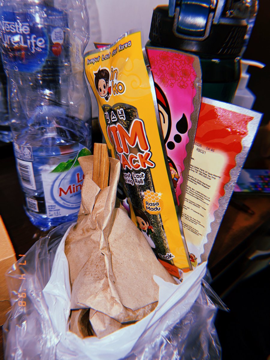 babyylevv's tweet photo. Bekel kerja hari ini di sponsori oleh widani 💕 https://t.co/sbpvq6TnEA