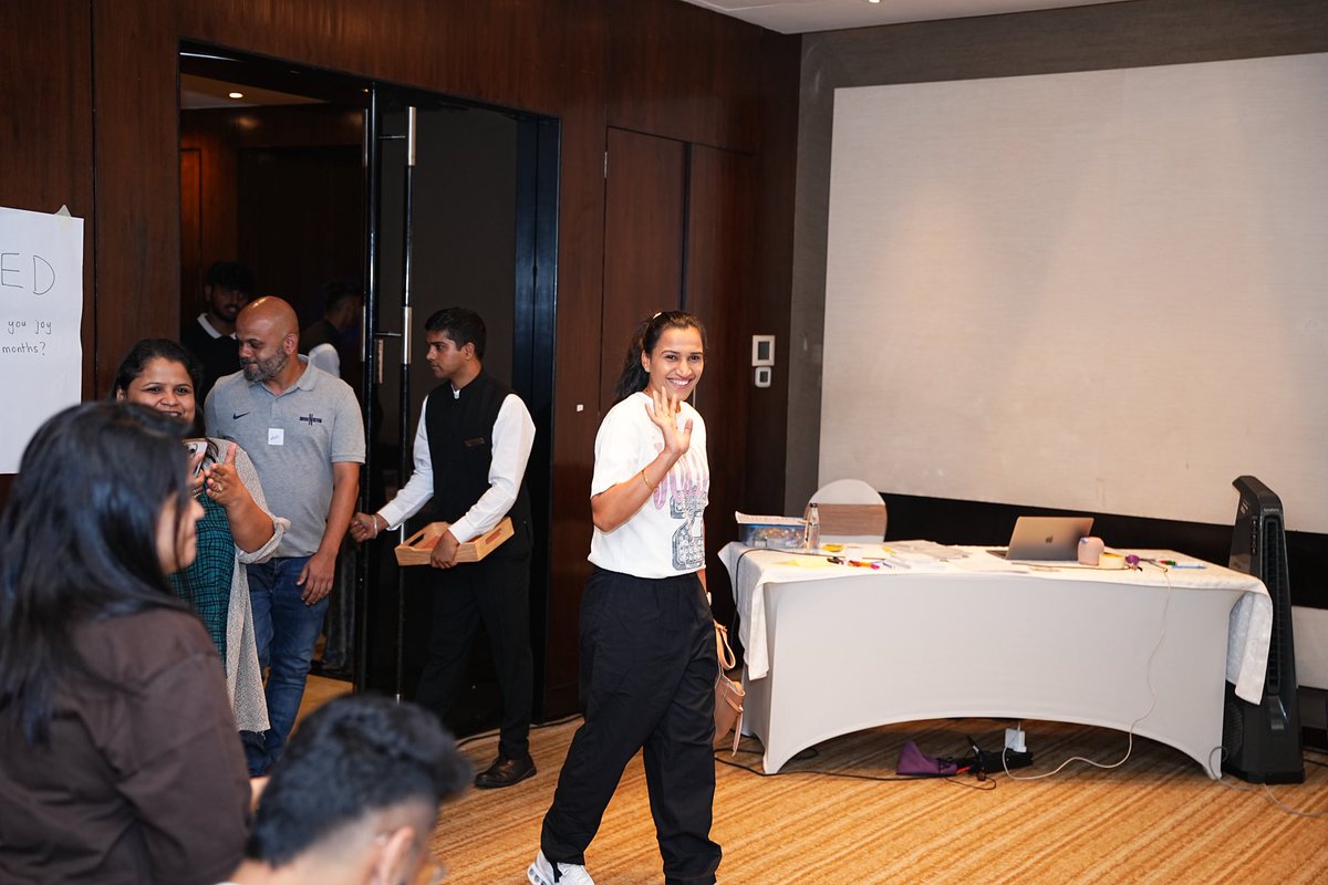 imranirampal's tweet image. Moments like these remind me that leadership is not just about titles—it’s about uplifting others, sharing knowledge, and inspiring the next generation to dream big.

#ranirampal #keepworking #blessedbeyondmeasure #grateful #postivevibes #hockeyplayer #lifeisbeautiful