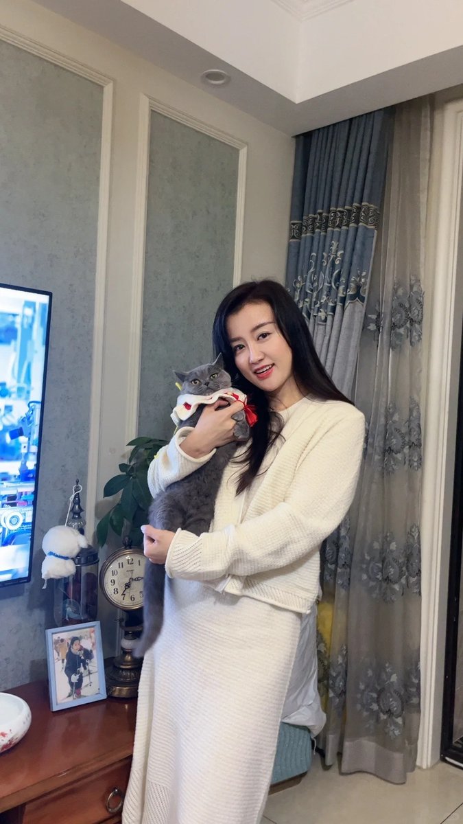 假期将至、收拾行囊，逃离日常，去追风、看海、吃遍美食！