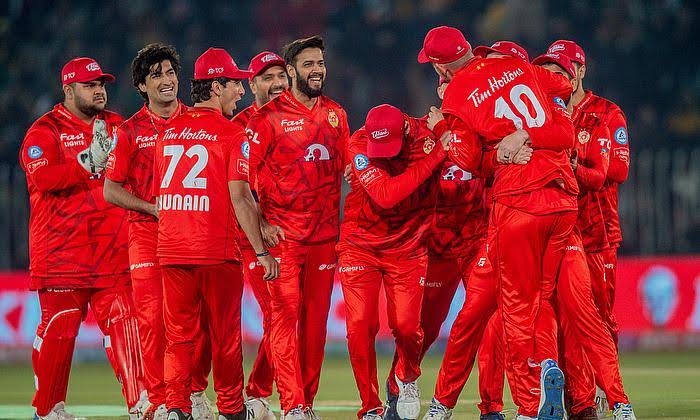 iiZub22's tweet image. Admit it or not, But Islamabad United is the Australia of Pakistan Super League. That's it.🫀❤️