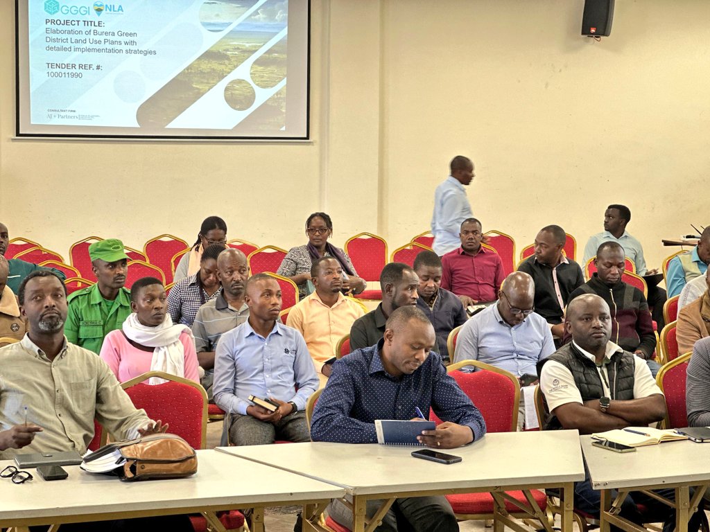 ENERGY RADIO (RW) (@energy888fm) on Twitter photo Muri <a href="/BureraDistrict/">Burera District</a> hari kubera Ibiganiro nyunguranabitekerezo bigamije gutegura Igishushanyo mbonera, byahuje abayobozi b’akarere, ab’inzego z’ibanze n’abandi bafatanyabikorwa. Hagaragajwe ko iki gishushanyombonera kije gufasha akarere kunoza ikoreshwa neza ry’ubutaka, Muri <a href="/BureraDistrict/">Burera District</a> hari kubera Ibiganiro nyunguranabitekerezo bigamije gutegura Igishushanyo mbonera, byahuje abayobozi b’akarere, ab’inzego z’ibanze n’abandi bafatanyabikorwa. Hagaragajwe ko iki gishushanyombonera kije gufasha akarere kunoza ikoreshwa neza ry’ubutaka,