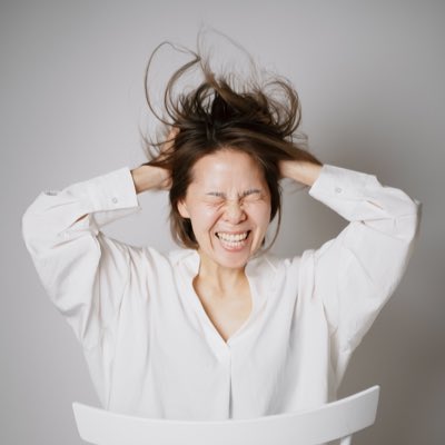 #新しいプロフィール画像

最近初めてスタジオで撮影したしてもらったんだけど、ありのままの自分を残したくてスッピン×Gパン白シャツで撮ってもらったの。そしていろんなポージングしたけど、これが1番私らしいからプロフィールにするw