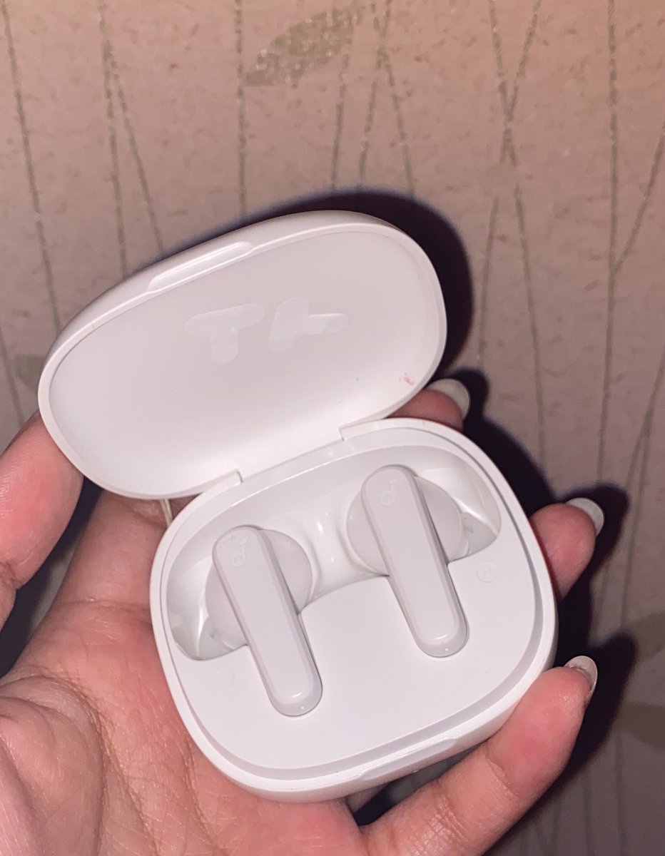 🌻🦋 tweet media