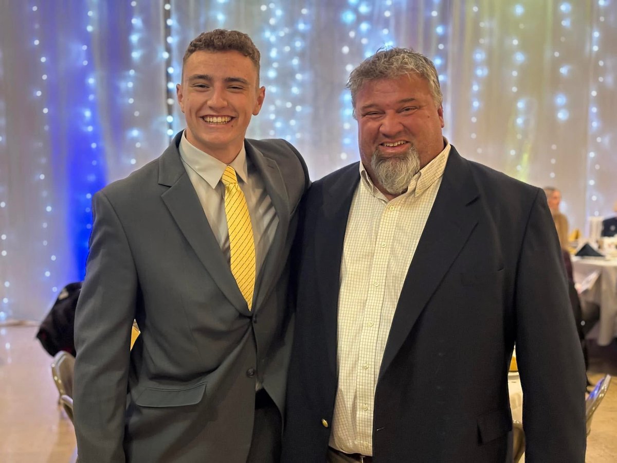 Congratulations to our very own Colton Crabb on being honored at the Moose Krause Award ceremony for his outstanding Academic Achievements!