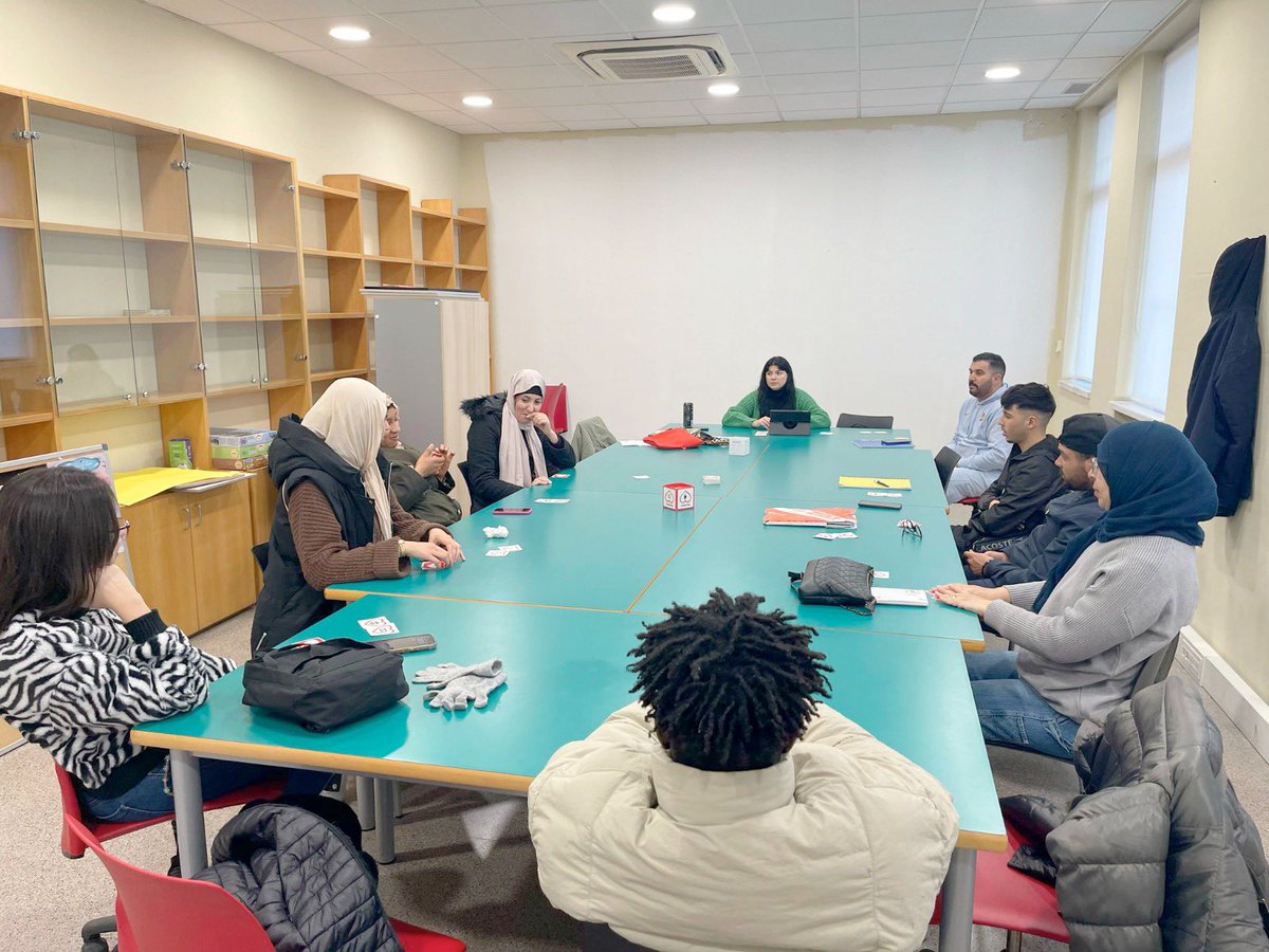 NouSol ONG (@nousolorg) on Twitter photo Projecte de NouSol d'acollida, Em Construeixo: sessió de Gestió Emocional, Dol Migratori on han participat activament i han pogut expressar-se i compartir. 📍Gironès i Cornellà de Llobregat. Amb el suport de: @girona_cat @dipsalut <a href="/ViladeSalt/">Ajuntament de Salt</a> <a href="/gencat/">Generalitat de Catalunya</a> <a href="/igualtatcat/">Igualtat i Feminisme</a> Projecte de NouSol d'acollida, Em Construeixo: sessió de Gestió Emocional, Dol Migratori on han participat activament i han pogut expressar-se i compartir. 📍Gironès i Cornellà de Llobregat. Amb el suport de: @girona_cat @dipsalut <a href="/ViladeSalt/">Ajuntament de Salt</a> <a href="/gencat/">Generalitat de Catalunya</a> <a href="/igualtatcat/">Igualtat i Feminisme</a>