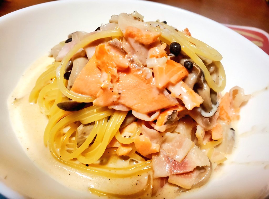 もうすぐ母の誕生日🎉
ということでサーモンのクリームパスタを作って振る舞いました🩷
最近一緒にご飯を食べる機会も減ってきたから良い時間☺️
