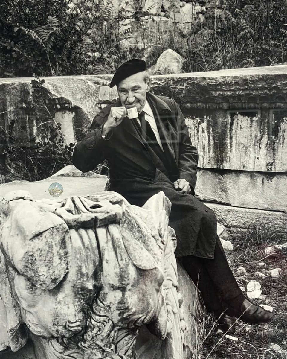 Halikarnas Balıkçısı Cevat Şakir Kabaağaçlı'yı doğum gününde sevgi, saygı, rahmet ve özlemle anıyor; mavi merhabalar yolluyoruz 💙  iyi ki doğdun Balıkçı