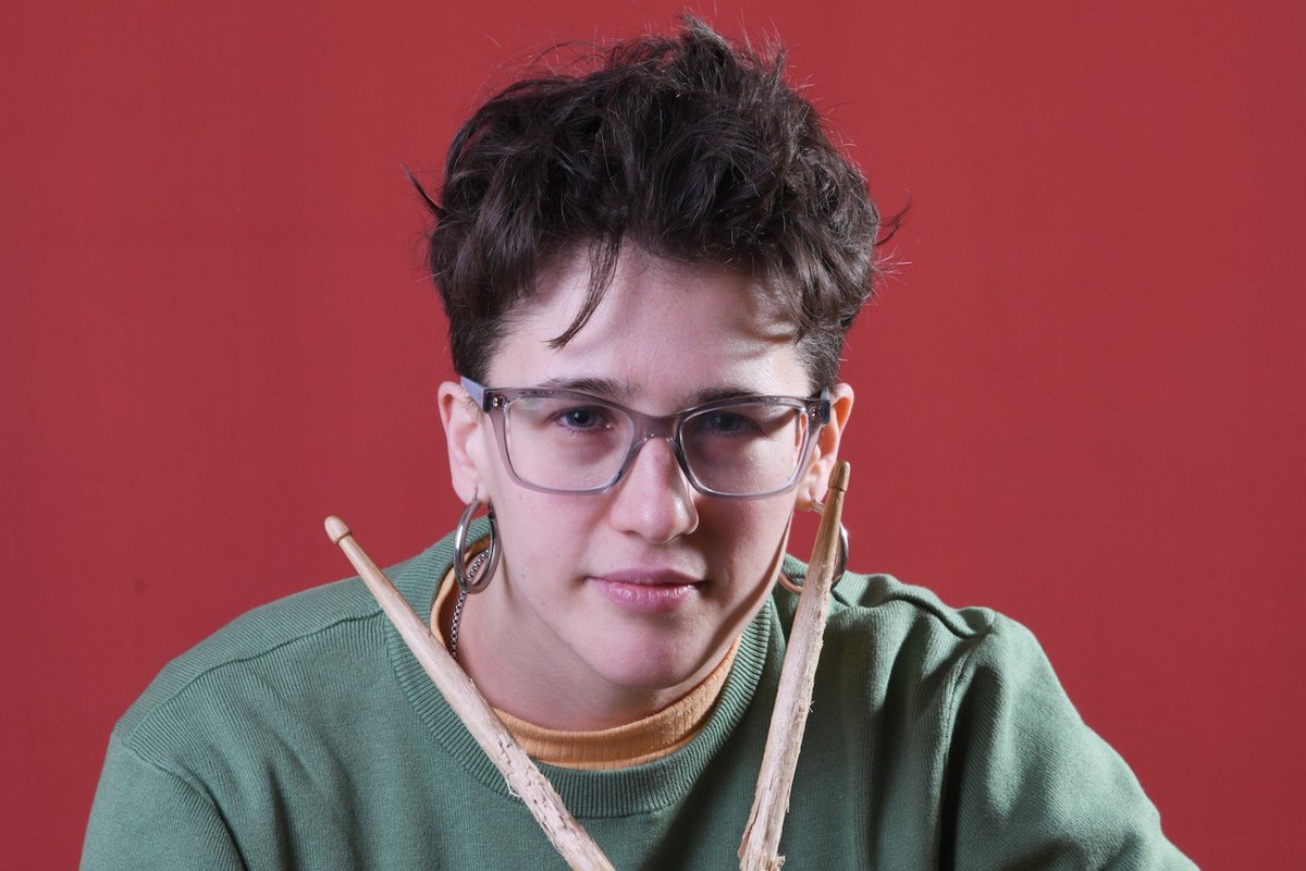 enderrock's tweet image. Parlem amb la penedesenca #NereaBassart del nou disc 'Sense casc' i n'estrenem un dels temes, "Nous racons" ✨
🗣️ "Intento fer cançons amb les quals la gent es pugui sentir identificada"
✍🏻 Ares Marí
enderrock.cat/noticia/29473/…