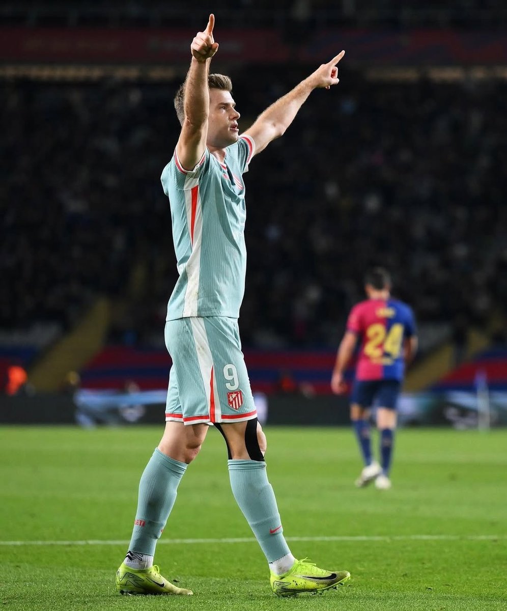 🚨💣ÚLTIMA HORA: Según el 11 ensayado de hoy, la pareja titular en ataque ante Las Palmas sería Alexander Sørloth y Julián Alvarez.

Antoine Griezmann partiría desde el banquillo.

<a href="/marca/">MARCA</a>