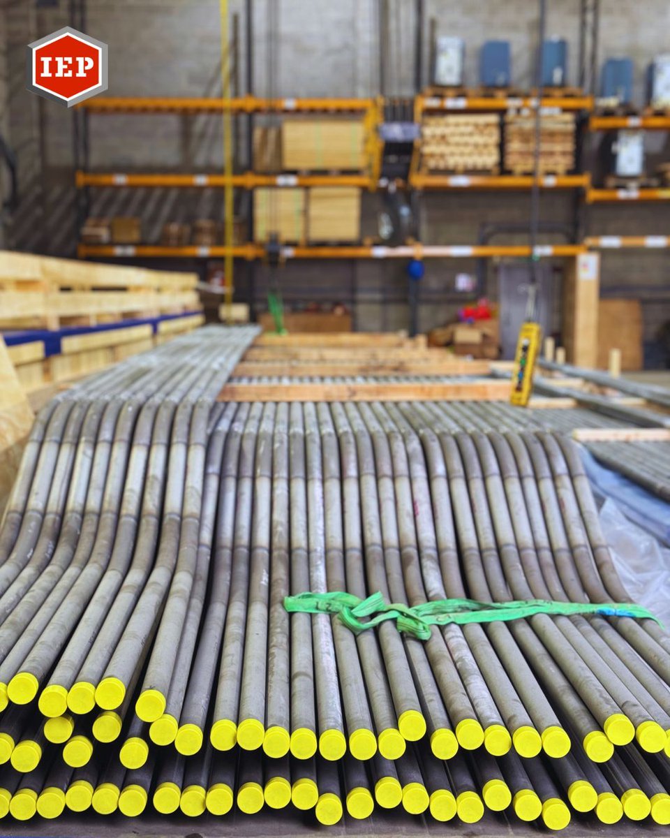 Export_Packers's tweet photo. We recently handled a technical job, moving 15,000kg of steel pipes for the US oil industry! 🙌 

Here's more of those pipes being precisely managed with our 50-tonne crane—precision and planning at work! 💪🏗️

#FreightHandling #ExpertPacking #logistics https://t.co/vSH1X13LOE