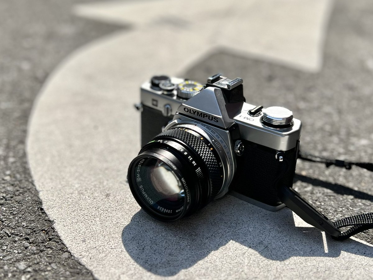 kurara7122's tweet image. やっとレビュー出来ました。
　⇩
今こそ手にすべし。
OLYMPUS OM-1（フィルム）のススメ
camera1.kurara7.com/olympus-om1/

#OM1 #OLYMPUS #OLYMPUSOM1 #OMSYSTEM #zuiko #filmcamera #fujicolor100 #フィルムカメラのある生活 #写真すきな人と繋がりたい