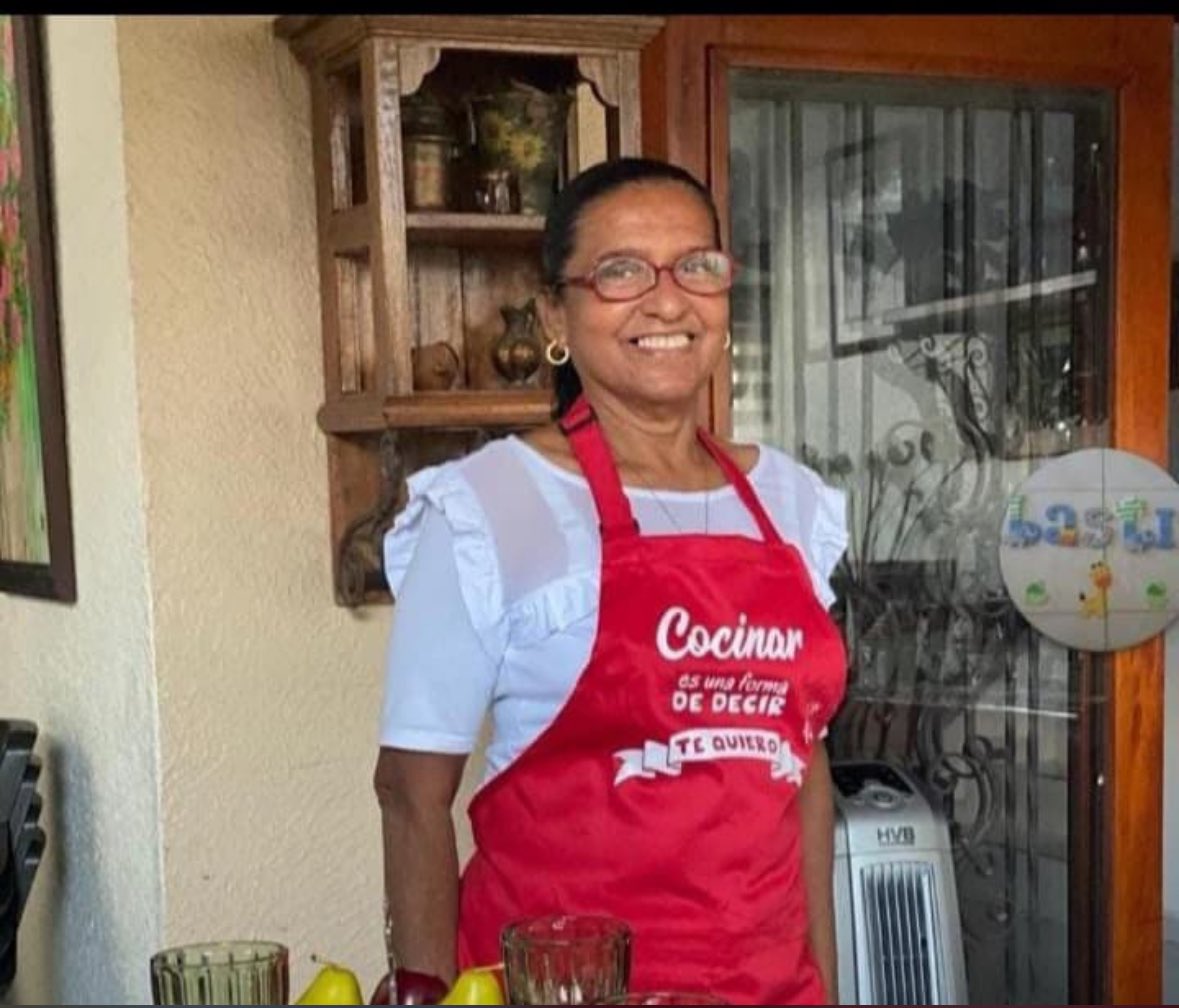 Lamento profundamente la muerte de Rita Luquez, mujer entregada a la elaboración de dulces típicos y la generación de empleo con su fundación de mujeres por las que tanto luchó. Dios te reciba en su santo reino amiga mía 🙏