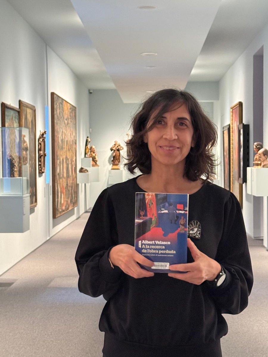 bmanresaab's tweet image. #mésquellibres de #bibliotequesdemanresa la Montse ❤️ recomana 📖 “A la recerca de l’obra perduda : històries sobre el patrimoni artístic” d&apos;Albert Velasco, de l&apos; @Ed_Portic 📚🔝

Recomanació sencera 👉 tuit.cat/d7t9I 

#prescripciólectora #bibliotequesxbm #Manresa