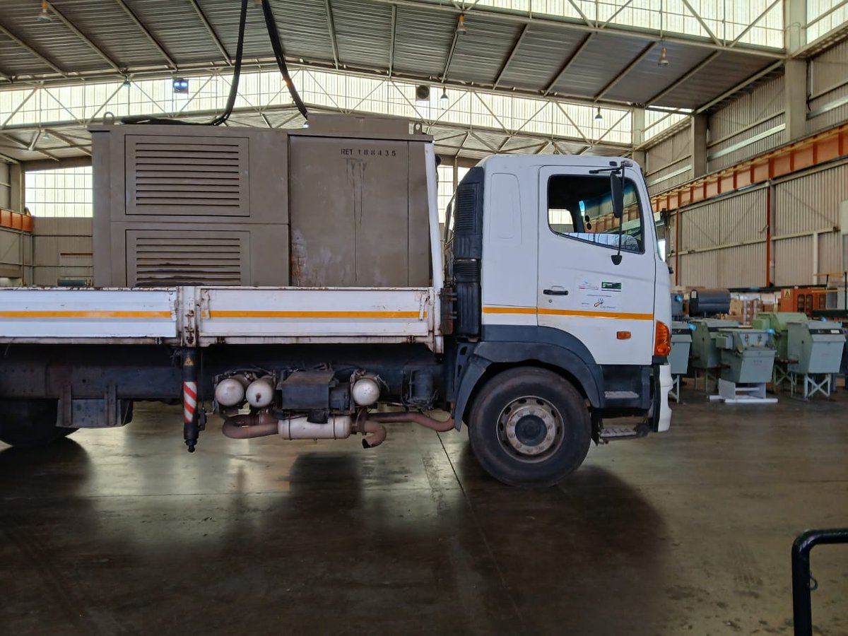 yoti6210's tweet photo. @CityPowerJhb @CalebFinn1 @Our_DA Are we seriously going to have easter with out power or are they only going to work tomorrow for the overtime? We were told the mini-substation was loaded yesterday. Our councilors try &amp; get bombarded, &amp; because of that, City Power doesn't care https://t.co/yywktld1h2