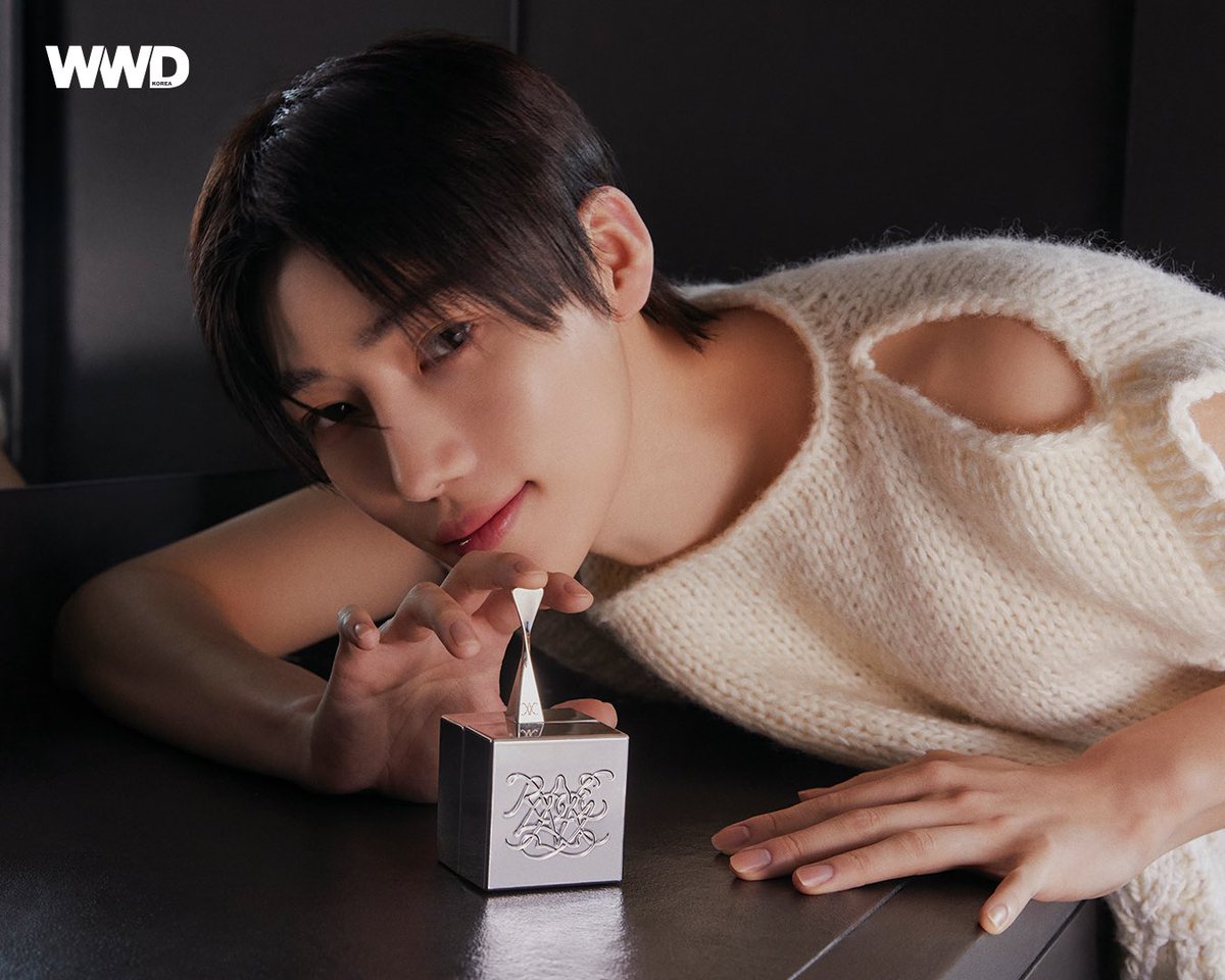 wwdkorea's tweet image. #THEBOYZ #더보이즈 #NEW #뉴 #제작지원
“지금을 제일 열심히 살아야 한다는 그 루틴, 강박관념이 제 원동력이에요. 그런 과정들이 있기에 지금의 제가 있는 거니까요.”
가장 ‘나’다운 순간을 살아가는 뉴의(@theboyz_officl) 더 많은 화보와 인터뷰를 WWD 5월호에서 만나보세요.