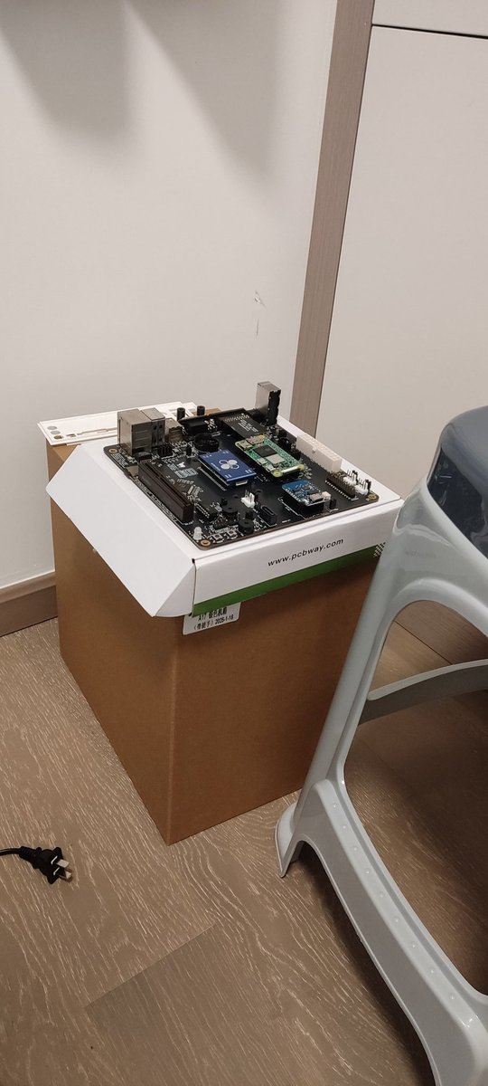 ITX case ready for a potential ITX-Llama follow-up video! Watch the first video: youtu.be/L9UdU89DDvY?si…