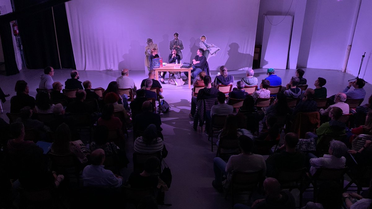 Finalizaron las II Jornadas de Cómic Social y Libertario de #Burgos con la guinda final de la presentación de “Contrapaso. Mayores con reparos” de Teresa Valero.