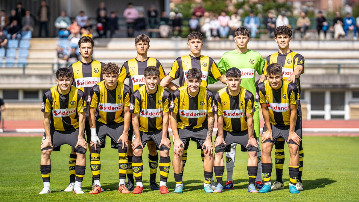 AthleticClub's tweet photo. CANTERA I Nuestro filial gualdinegro acaricia el ascenso tras imponerse hoy con solvencia en Artunduaga.

@cdbasconia 8⃣-0⃣ @UrdulizKT
⚽️ Huestamendia (p.), Belategi, Conde, Goñi (x3), Vizcay y Ellakuria.

💪 Bastaría con sumar un punto en las tres jornadas restantes del grupo 4 de la Tercera División.

#AthleticLezama 🦁