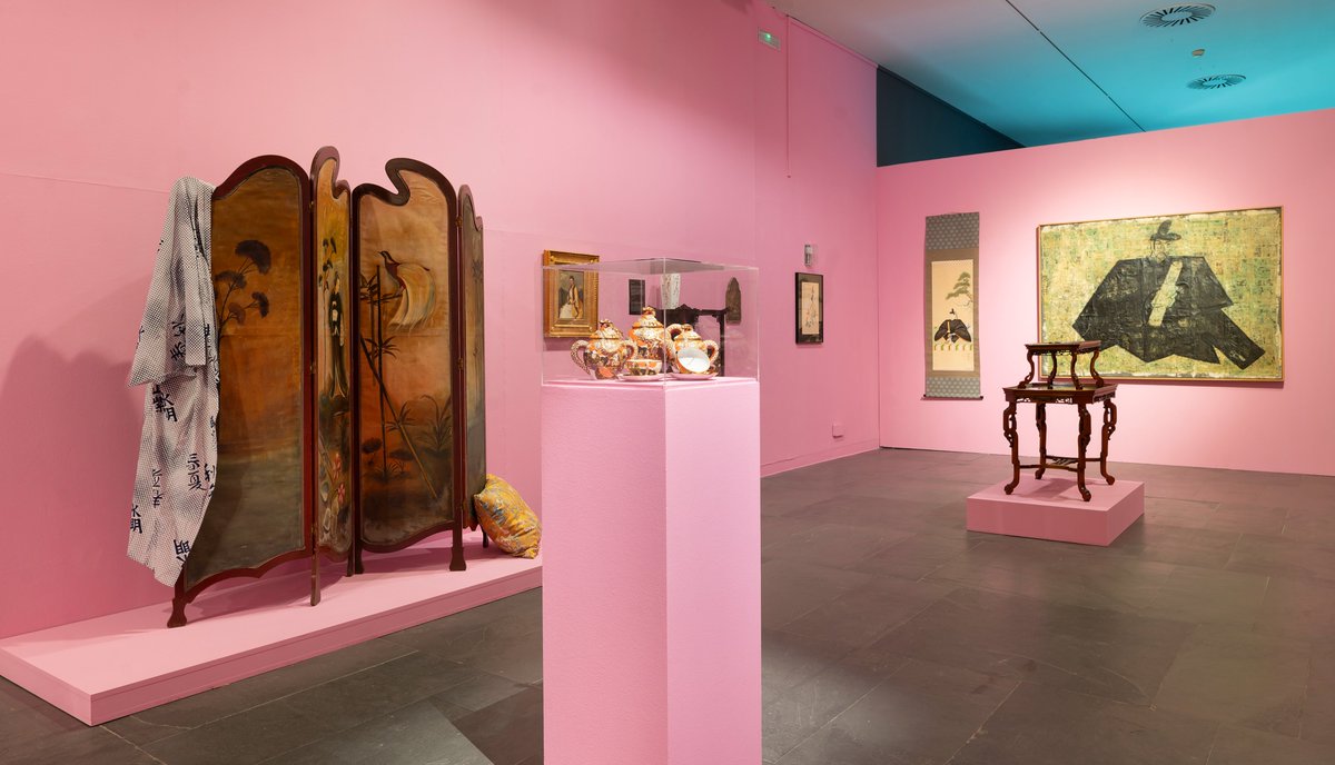 📣Un bon pla per a aquests dies de vacances és apropar-se fins al #MuVIM per a descobrir el país del sol naixent, el Japó🇯🇵

👉Podeu fer-ho a través de les exposicions "L'espill de la bellesa" i "Japonismes"🎎🏮

📍Les dues mostres es poden visitar a la Sala Baixa del MuVIM🏛