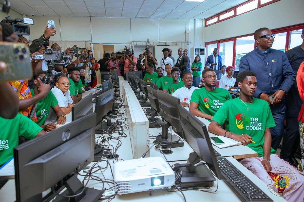HamdiaOfori's tweet photo. President @JDMahama and Hon. @samgeorgegh  launch the #1MillionCoders initiative, a game-changer for #Ghana’s digital transformation.

#AbanPapaAba https://t.co/8dgwBzco8G