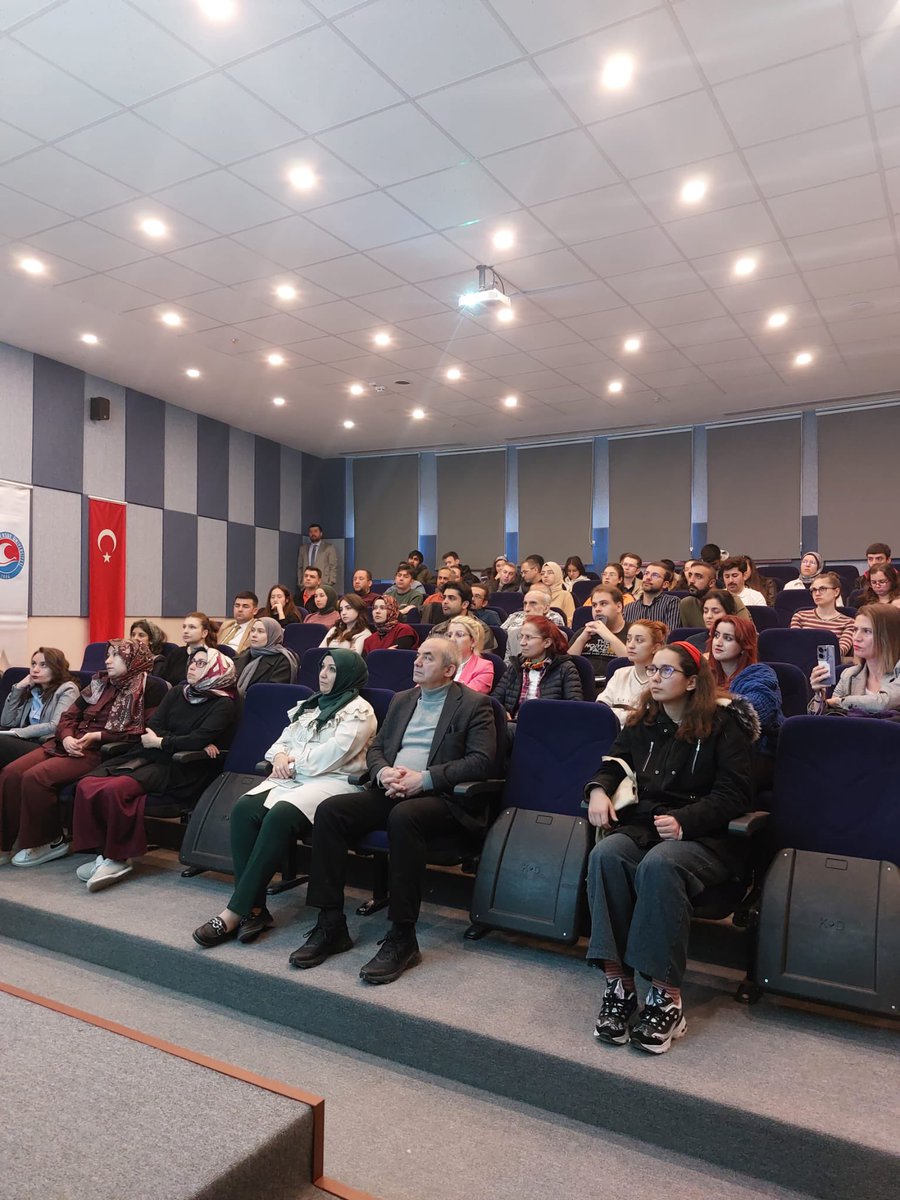 TÜBİTAK ULAKBİM bünyesindeki EKUAL (Elektronik Kaynaklar Ulusal Akademik Lisansı) platformu ve keşif aracı kullanımına yönelik bilgilendirme eğitimi, EBSCO iş birliğiyle Prof. Dr. İlhan Varank Kütüphanesi İsmail Kutluay Amfisi’nde düzenlendi.