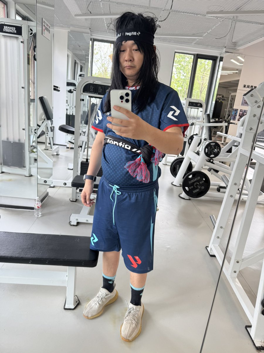 我王短鸟立下flag 从今天开始，我要坚持每天健身！

健康的身体，是革命的本钱！

打卡第一天！

本文由 #Bitget ｜<a href="/Bitget_zh/">Bitget中文</a>赞助