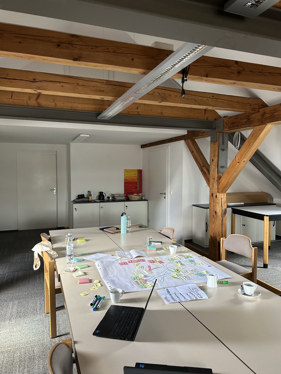 RenewsTweet's tweet photo. 📍Exkursionen nach Dahlenburg & Üchtelhausen: Im Projekt SCHACH sammelte @adelphi_berlin vor Ort Einblicke zur lokalen #Energiewende. Interviews & Geländebesuche, u.a. geplante Windkraft-Flächen, liefern wertvolle Daten zur Netzwerkanalyse. https://t.co/J2iaEBEH6i #Partizipation https://t.co/6mwjp6EGtD