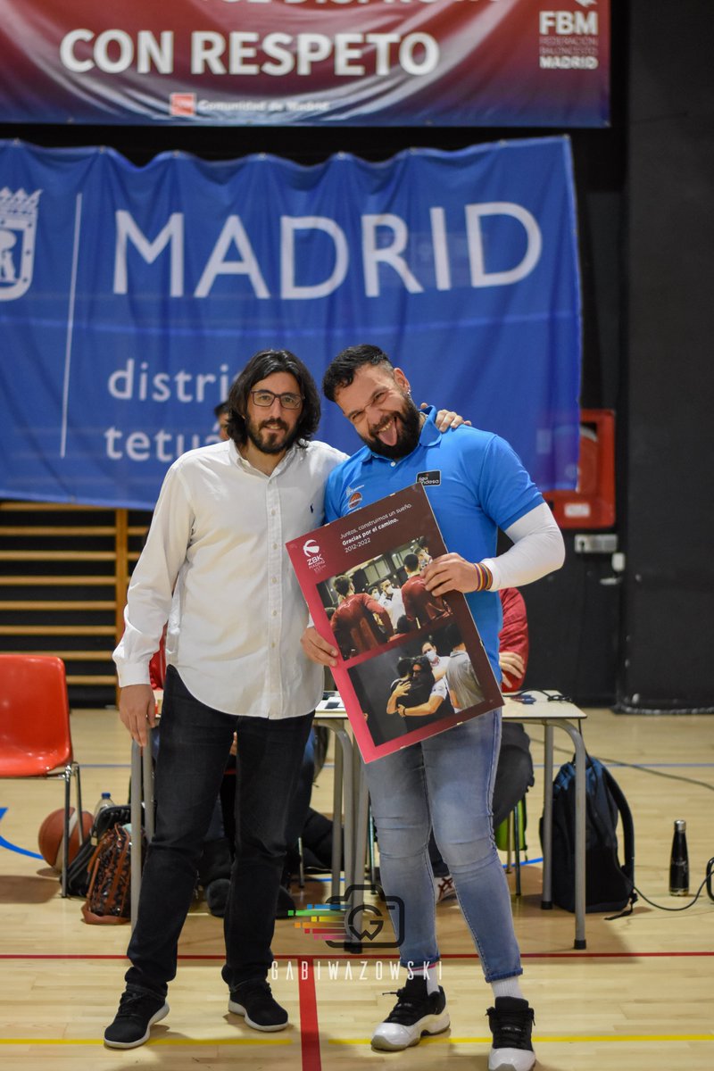 🕊️ Ricky, tu espíritu será eterno en ZBK.

Incontables recuerdos y alegrías junto a ti en una década de trabajo. Enseñamos, perdimos y luego ganamos. Mucho. Siempre con tu energía e imprenta. 

𝘐𝘯𝘤𝘩 𝘣𝘺 𝘪𝘯𝘤𝘩.

Descansa en paz, querido amigo.
