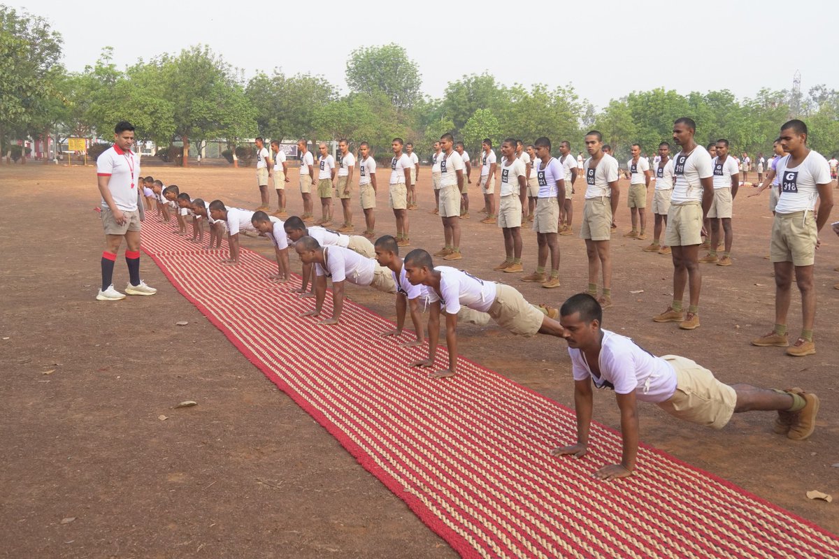 CISFTraining's tweet image. From civilians to trained soldiers.
Trainees at RTC Bhilai push their limits with rigorous drill, weapon handling &amp;amp; physical training, fostering discipline, endurance &amp;amp; operational readiness #RTCBhilai #CISFTraining #DisciplineAndSkill&quot; @CISFHQrs