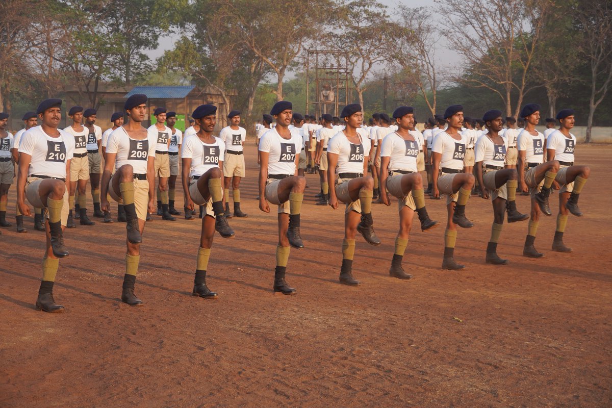 CISFTraining's tweet image. From civilians to trained soldiers.
Trainees at RTC Bhilai push their limits with rigorous drill, weapon handling &amp;amp; physical training, fostering discipline, endurance &amp;amp; operational readiness #RTCBhilai #CISFTraining #DisciplineAndSkill&quot; @CISFHQrs