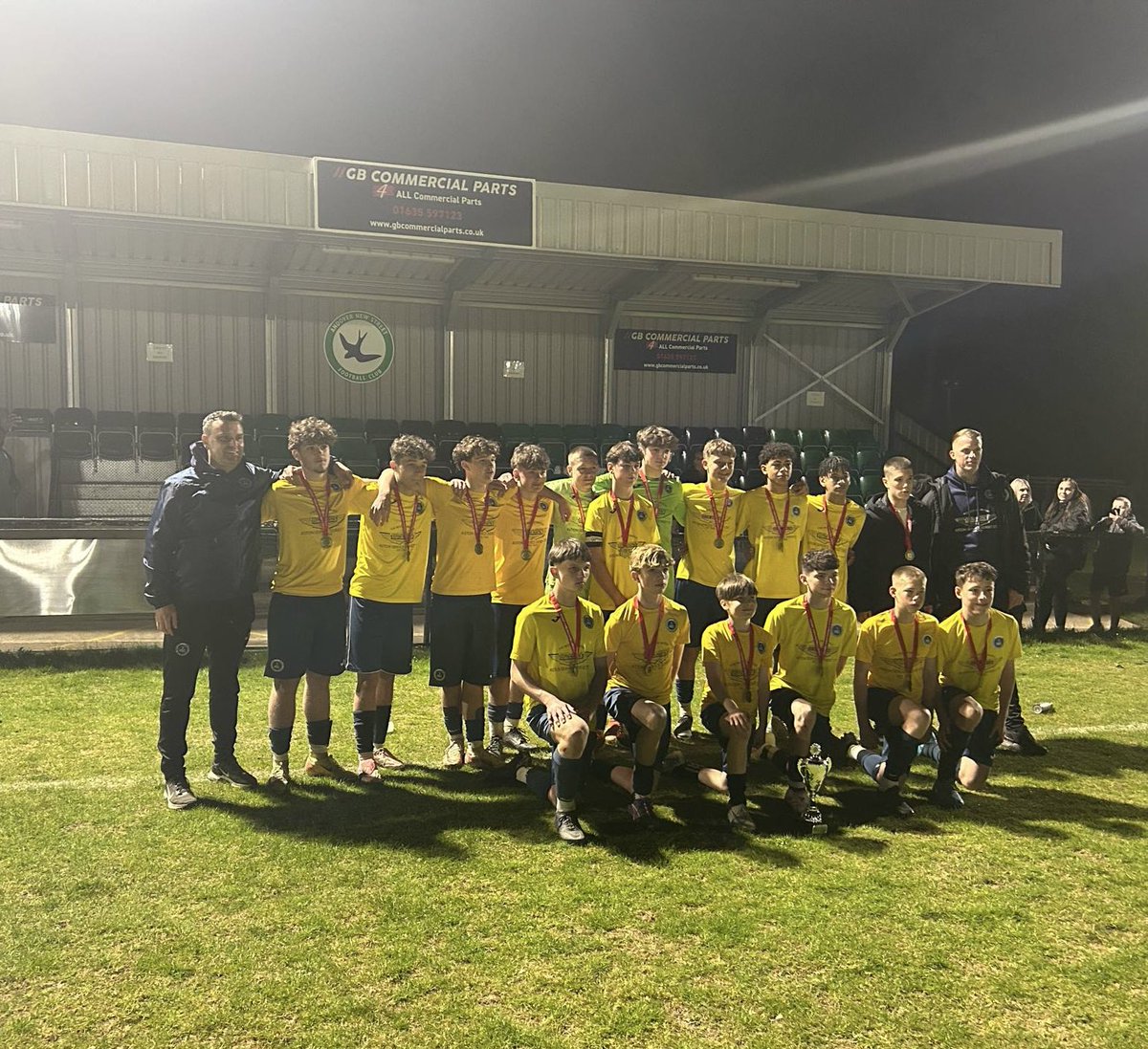 profshiel's tweet image. Suddenly all the nights at #footballtraining seem worthwhile - Grandsons team  beat Salisbury to    win the #U15HampshireFinal Well done #PathwayDevelopmentCentre