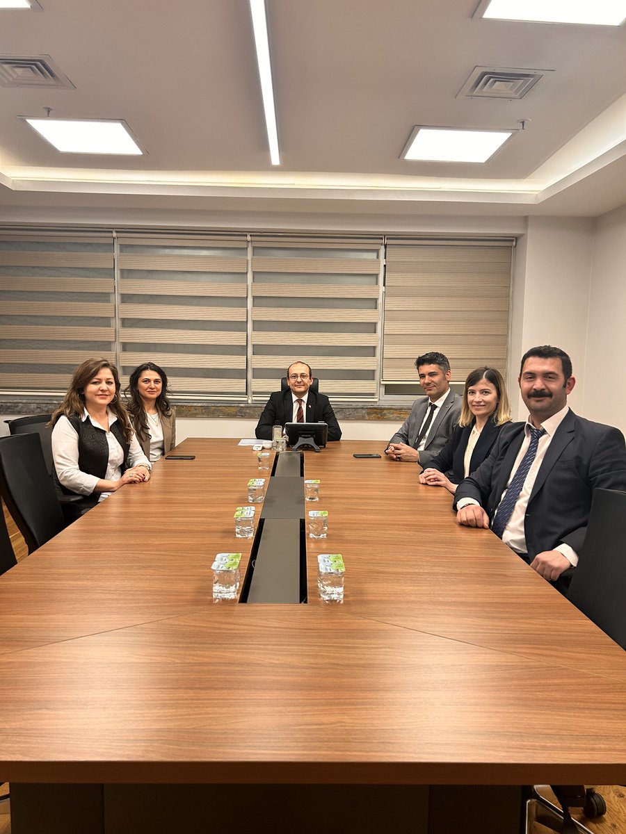 📍 İŞKUR GENEL MÜDÜRLÜĞÜ

İMD BÜRO-SEN Yönetim Kurulu olarak, Genel Müdür Danışmanı İş Başmüfettişi Sayın İbrahim Oğuzhan Yıldırım’ı makamında ziyaret ettik.

Ziyaretimiz sırasında kurum çalışanlarının sorunlarına ve çözüm önerilerimize içtenlikle yaklaşan Sayın Yıldırım’a ilgisi
