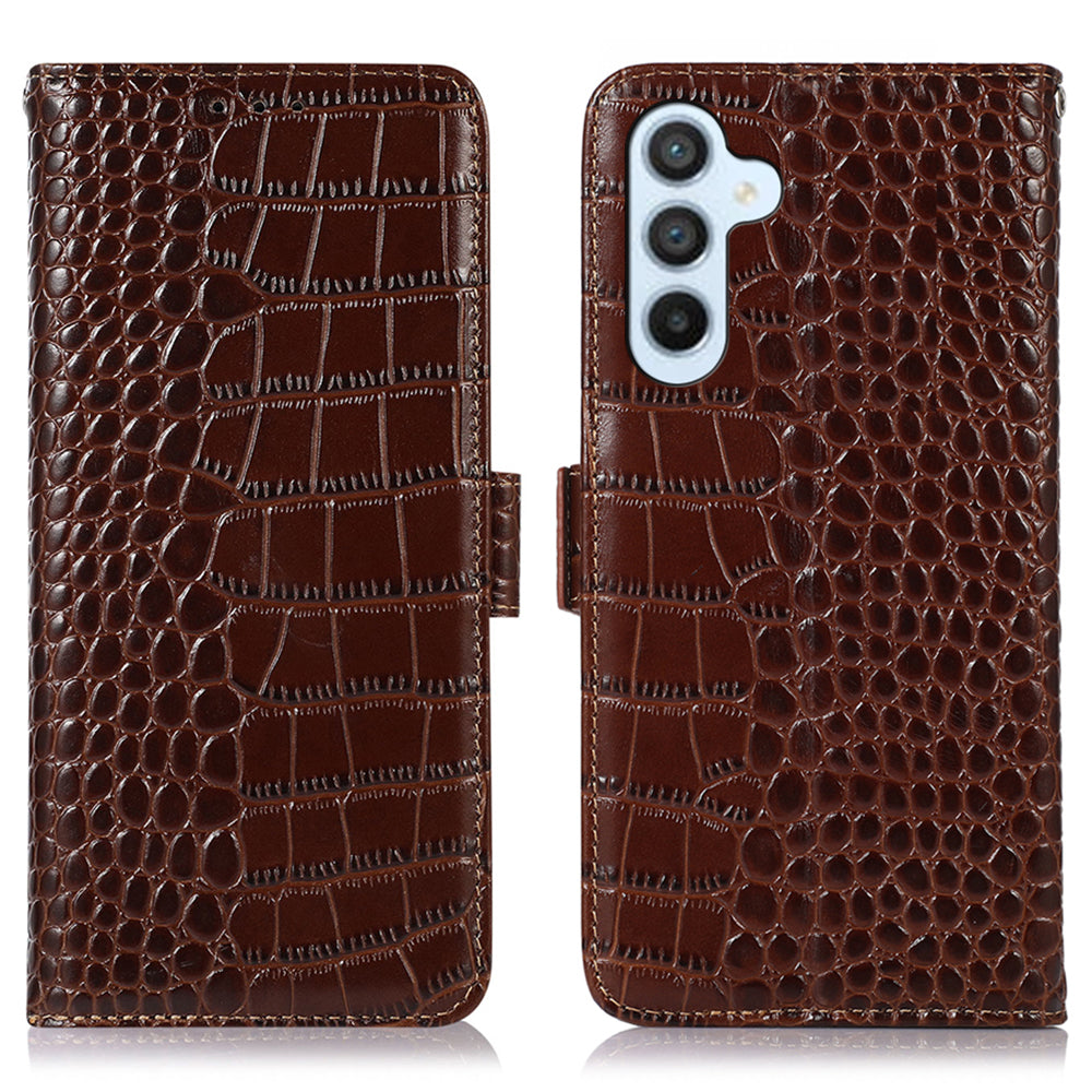 uniquebudindia's tweet image. Discover luxury and protection with UniqueBud's RFID Blocking Wallet Case. Made from premium cowhide leather, it keeps your essentials safe &amp;amp; stylish. Perfect fit for Samsung Galaxy M54/F54 5G. Shop now! shortlink.store/-pwemkdlu3so #MobilePhoneCases #FashionAndFunction