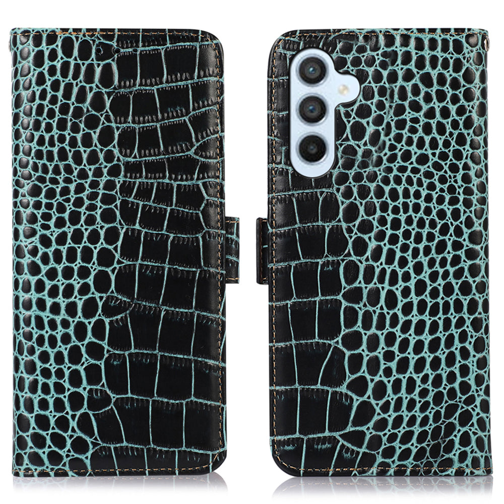 uniquebudindia's tweet image. Discover luxury and protection with UniqueBud's RFID Blocking Wallet Case. Made from premium cowhide leather, it keeps your essentials safe &amp;amp; stylish. Perfect fit for Samsung Galaxy M54/F54 5G. Shop now! shortlink.store/-pwemkdlu3so #MobilePhoneCases #FashionAndFunction