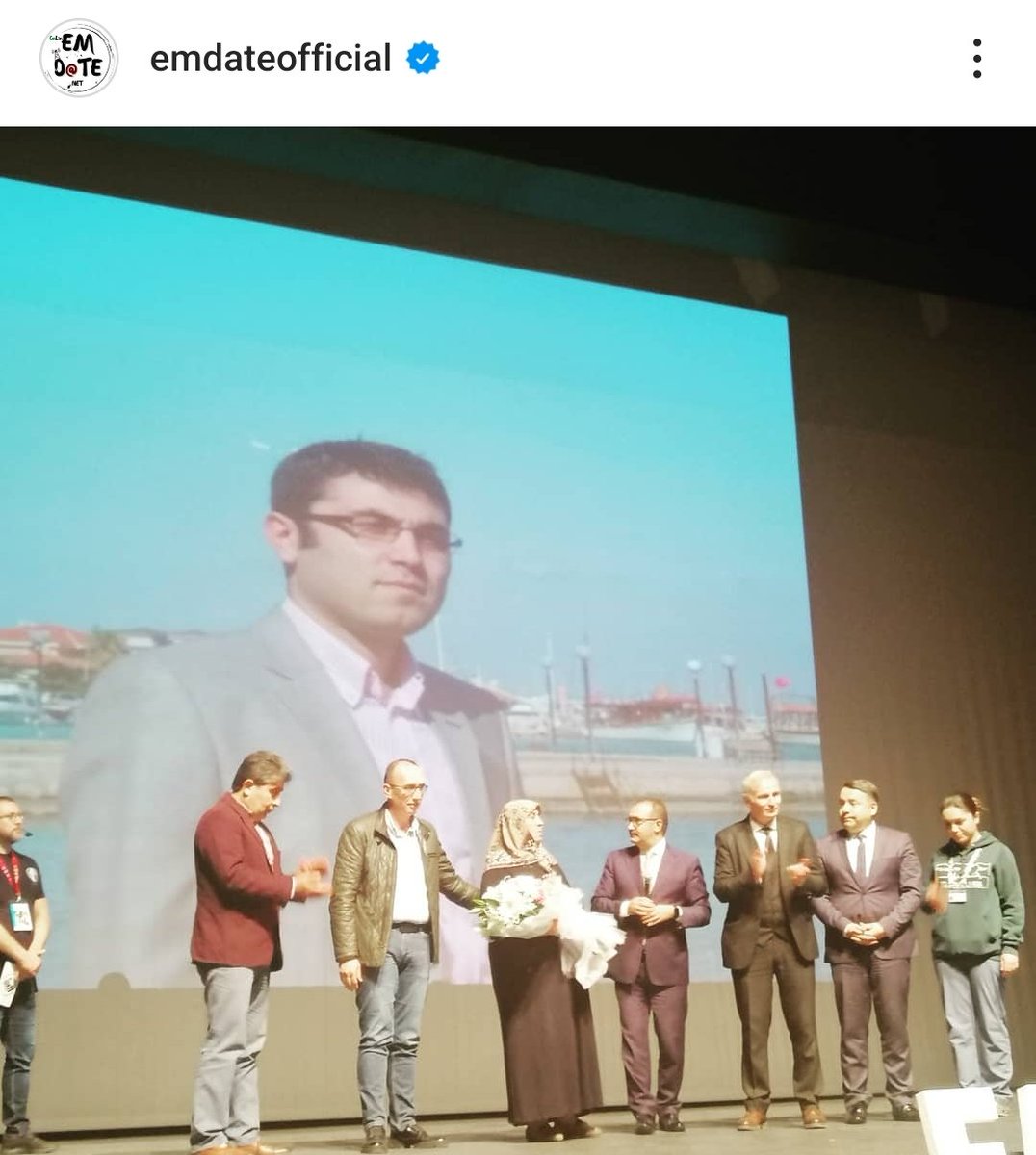 DrSarperSaglam's tweet photo. "Benim oğlumun başına geldi, başkasının başına gelsin istemem. Ben altı çocuktan birisini okutabildim. Çok fakirlikle okuttum." #ErsinArslan                                   Merhum Hatice Arslan (Dr. Ersin Arslan'ın annesi)

Gaziantep'te 2019'ta yaptığımız EMDATE Kongresinde Hatice annemizi de ağırlamıştık. Çok duyguluydu.. Bütün salon ağladık. Hatice annemiz oğluna hasret gitti. 2022'de oğluna kavuştu.