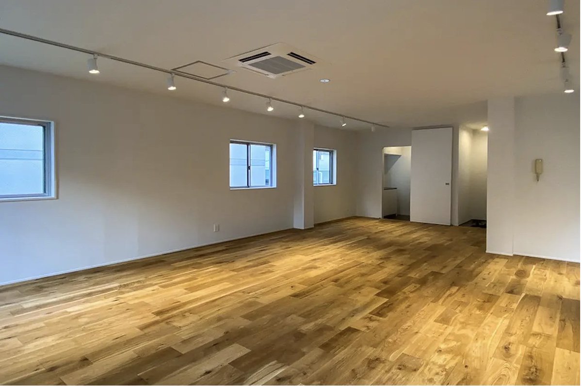 sohotokyo's tweet photo. 北参道、シンプル志向のスタジオタイプリノベ
[渋谷区/31万/50㎡]
ちょうど良いサイズ感、使い勝手が良いリノベーションオフィス
#SOHO東京 #デザイナーズ #デザイナーズオフィス #SOHO
https://t.co/IMupwUxU9M https://t.co/xZXo7T6pmY